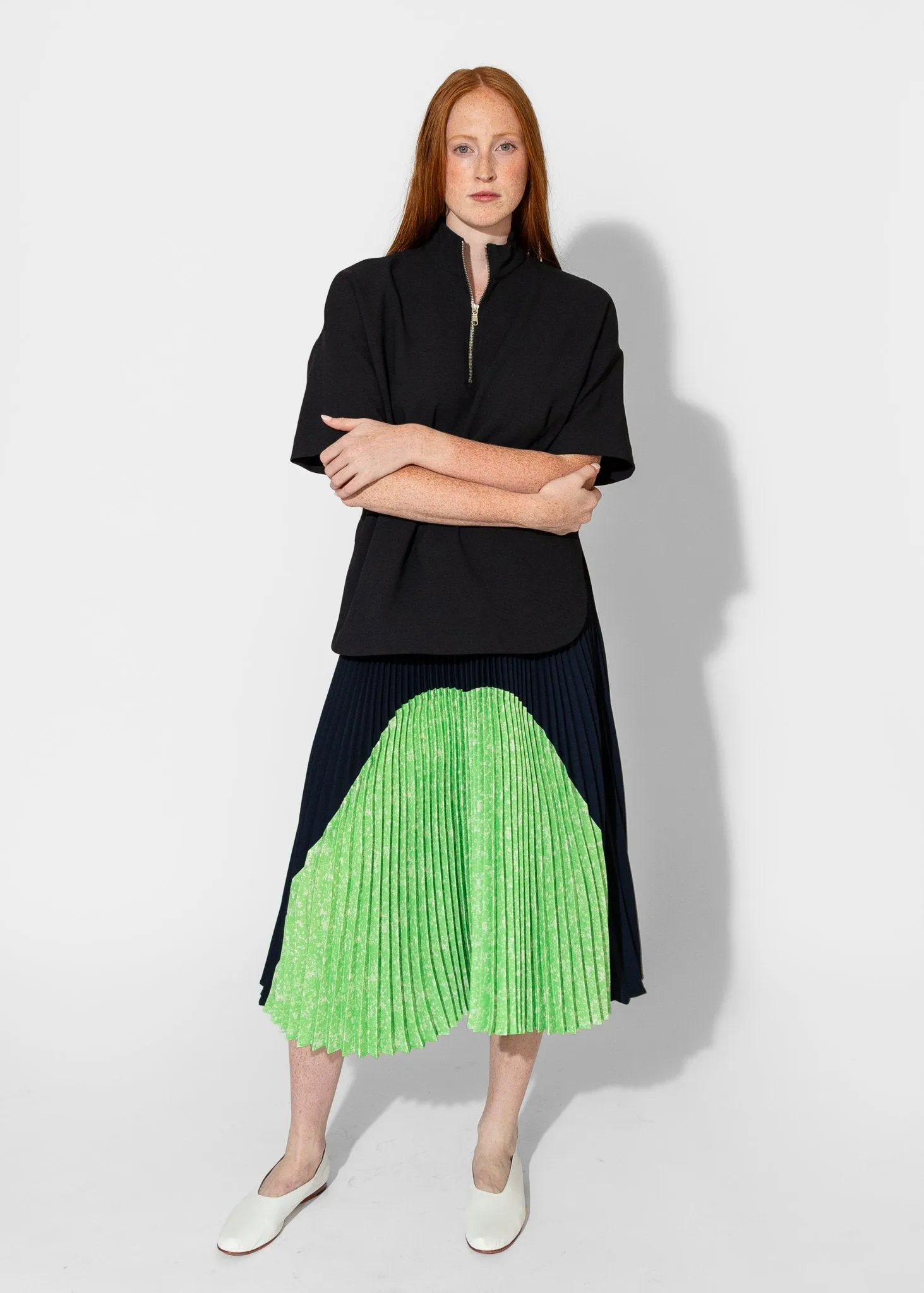 Sunburst Pleated Skirt in Midnight/Lime