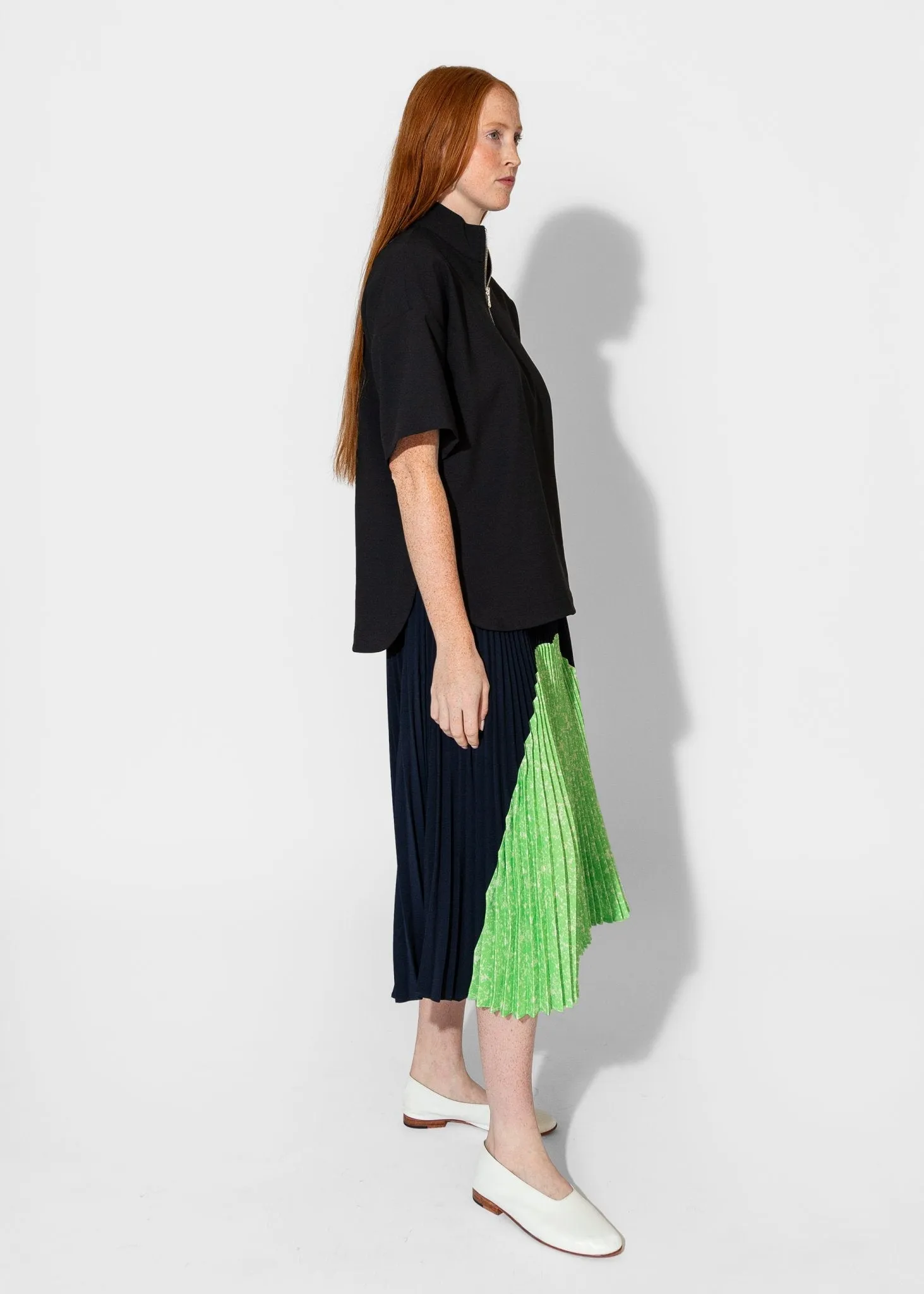 Sunburst Pleated Skirt in Midnight/Lime