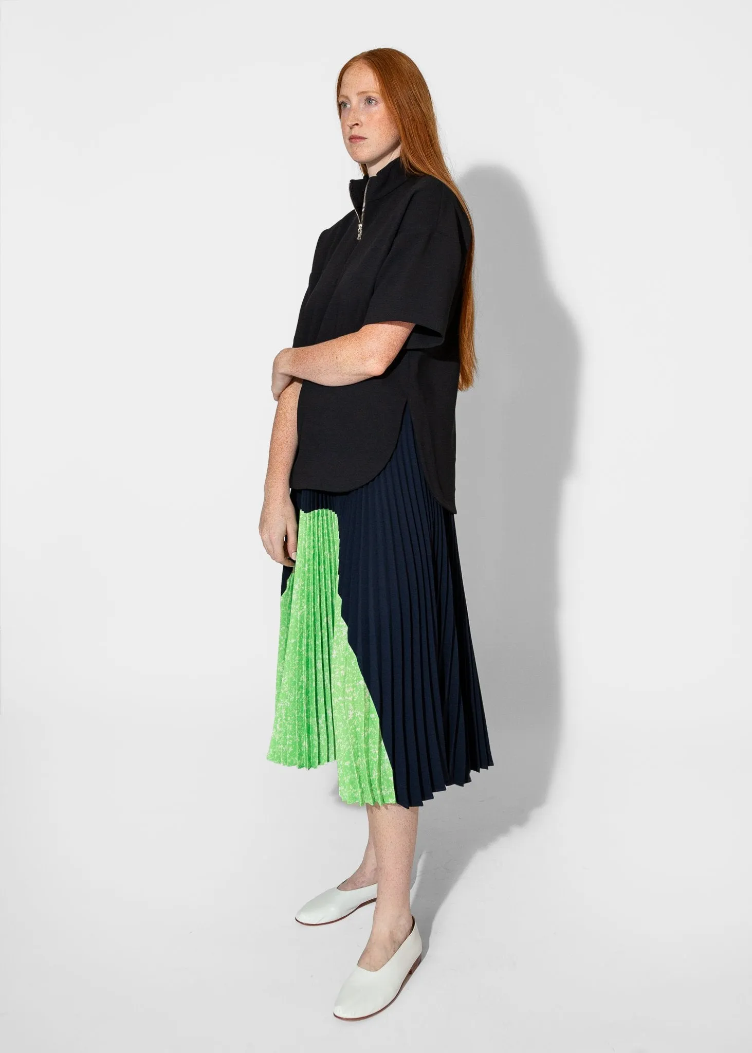 Sunburst Pleated Skirt in Midnight/Lime